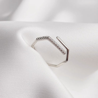 Kaunis Sormus ainutlaatuisella tyylillä