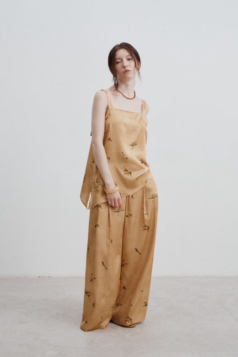 Beautifully Finished Top in a Timeless Design