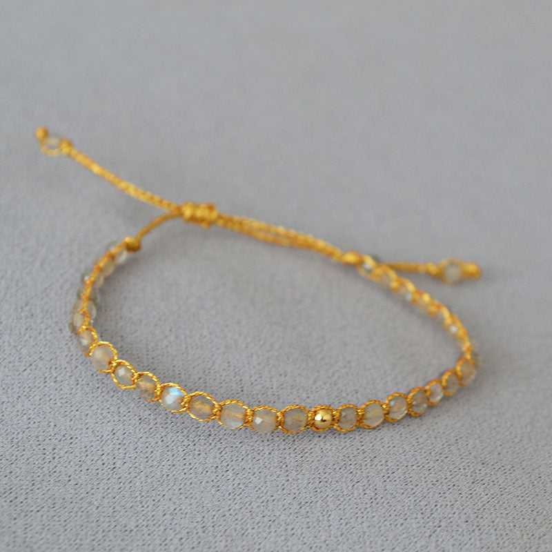 Romanttinen Kulta Rannekoru erityisiin hetkiin