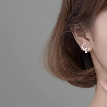 Kaunis Korvarengas ainutlaatuisella tyylillä