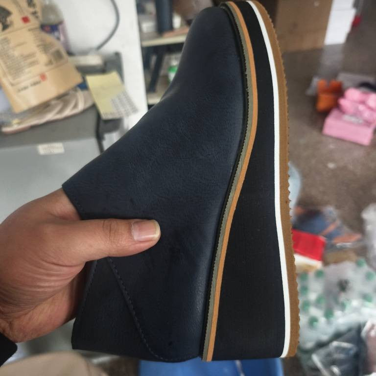 Tyylikkäät Ortopediset Saappaat Ainutlaatuisella Muotoilulla