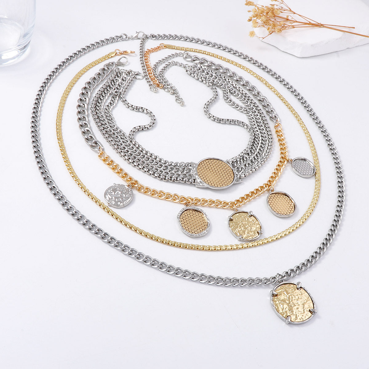 Hurmaava Koru jokaiseen tilaisuuteen