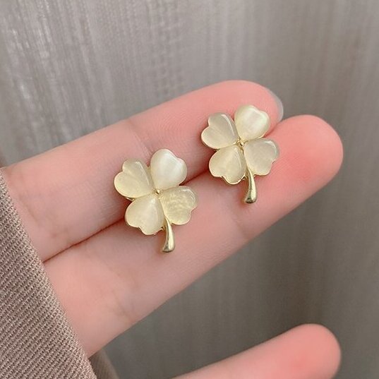 Herkkä käsityö Korvarengas