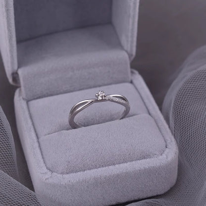 Kaunis Hopea Sormus ainutlaatuisella tyylillä