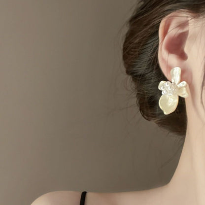 Hurmaava Helmi Korvarengas jokaiseen tilaisuuteen