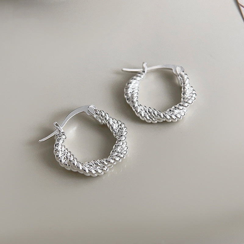 Klassinen Korvarengas ajattomalla viehätyksellä