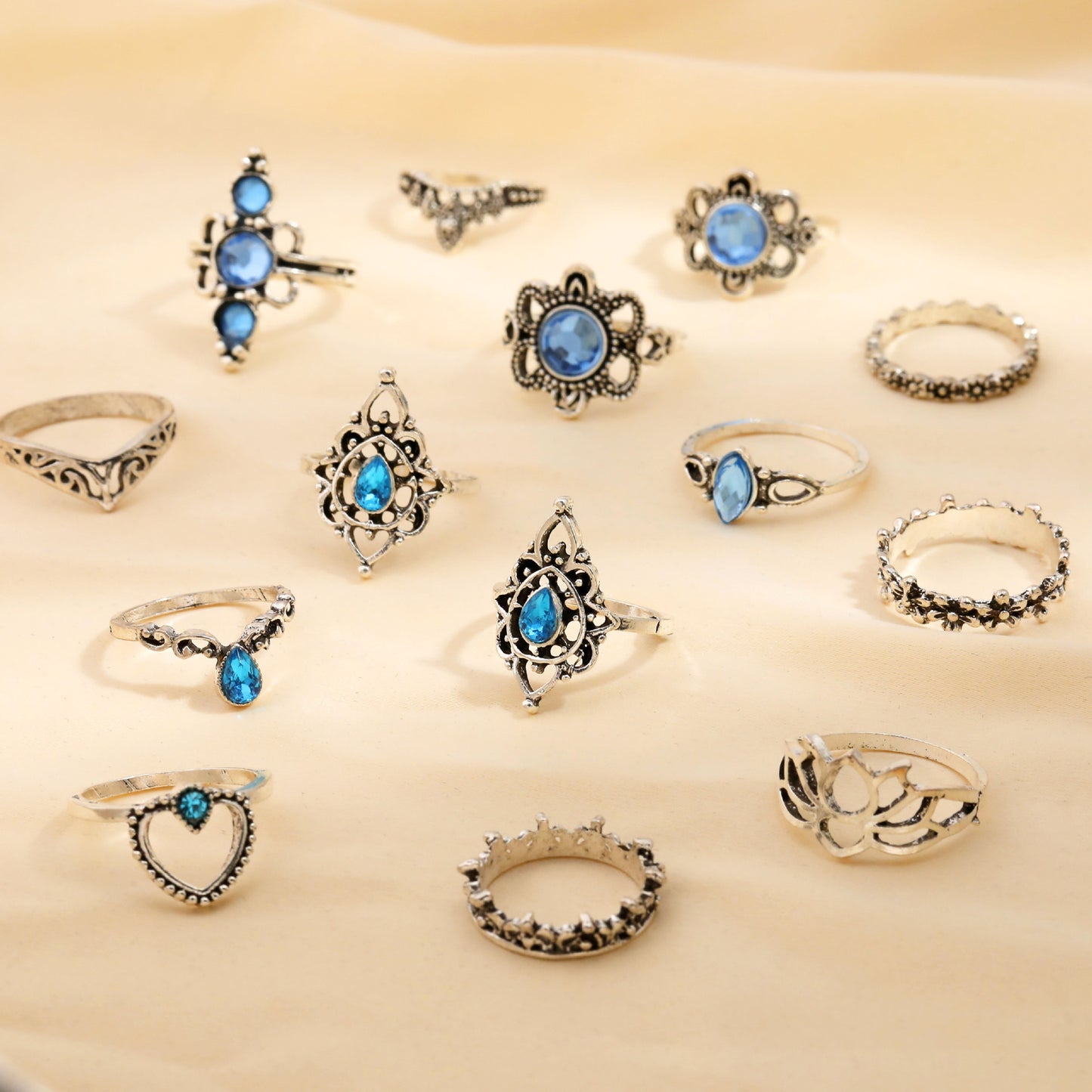 Hurmaava Korusetti jokaiseen tilaisuuteen