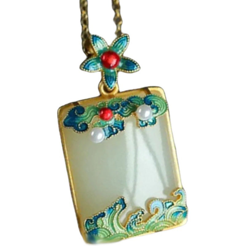 Klassinen Kaulakoru ajattomalla viehätyksellä