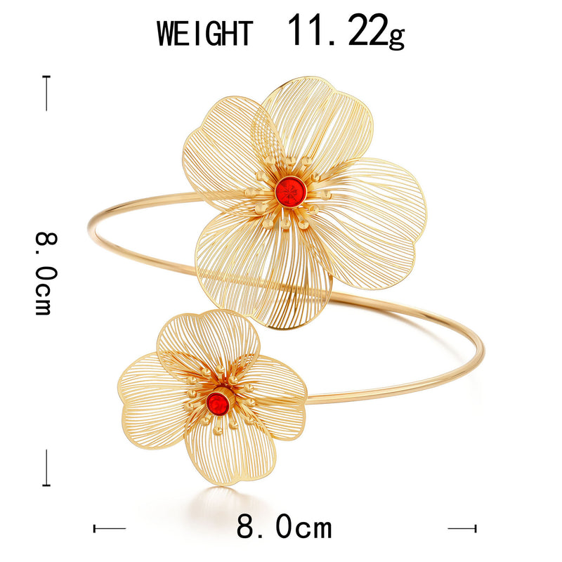 Kaunis Rannekoru ainutlaatuisella tyylillä