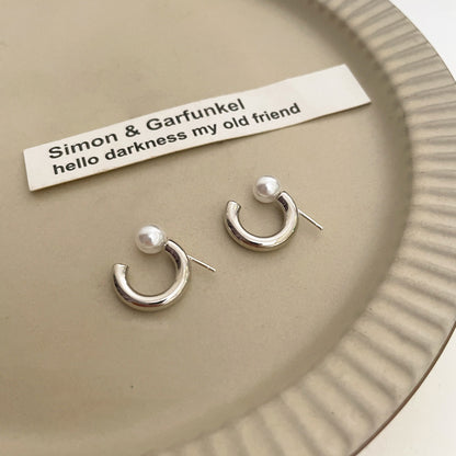 Hurmaava Helmi Korvarengas jokaiseen tilaisuuteen