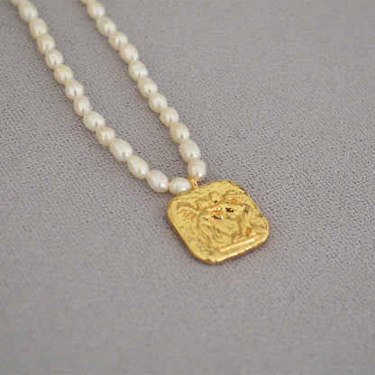 Romanttinen Kulta Kaulakoru erityisiin hetkiin