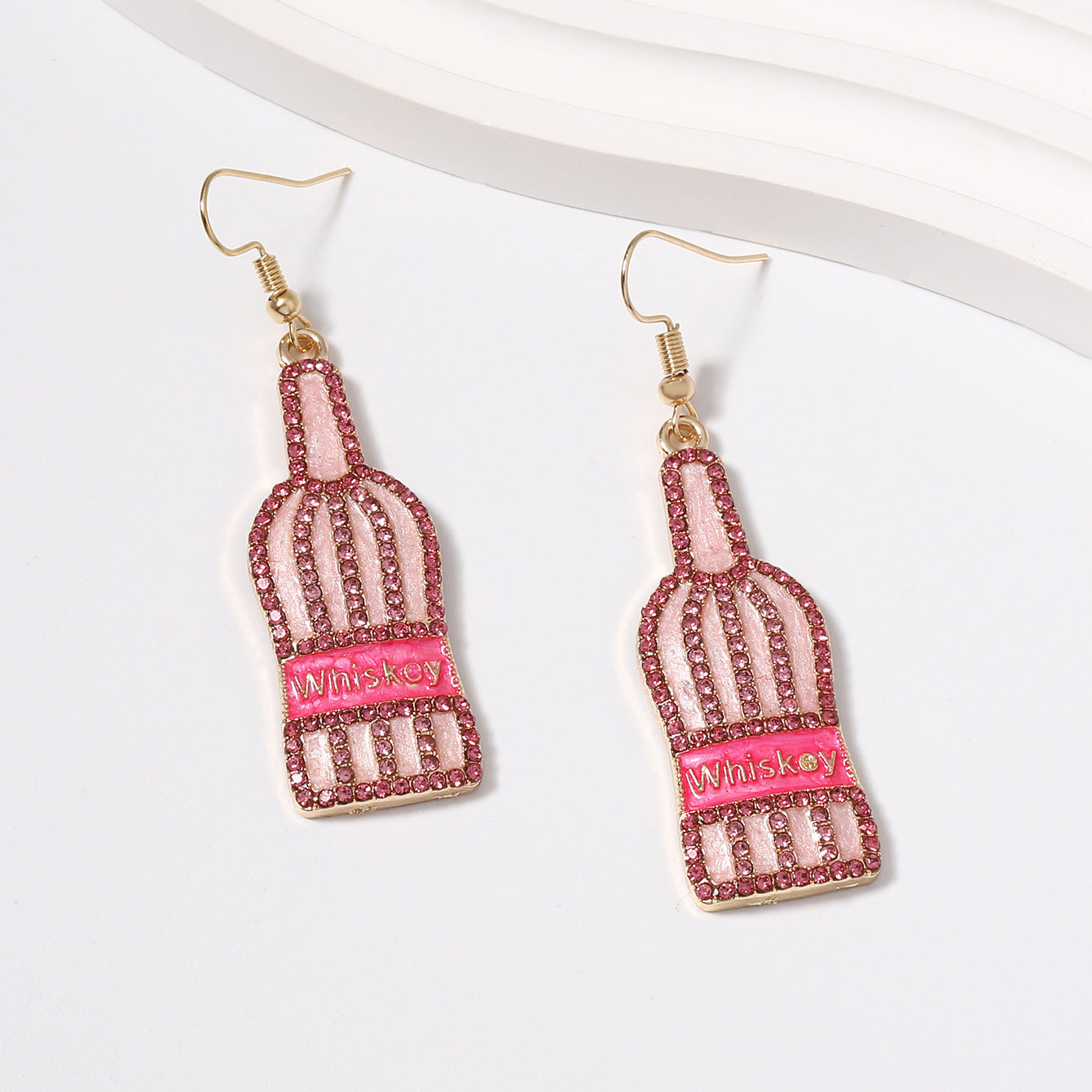 Klassinen Korvarengas ajattomalla viehätyksellä