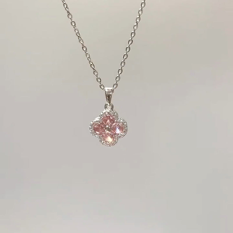 Hurmaava Korusetti jokaiseen tilaisuuteen