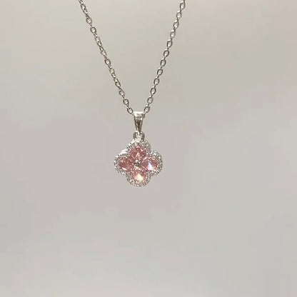 Hurmaava Korusetti jokaiseen tilaisuuteen