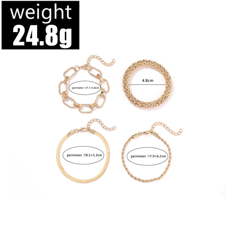 Hurmaava Kulta Korusetti jokaiseen tilaisuuteen