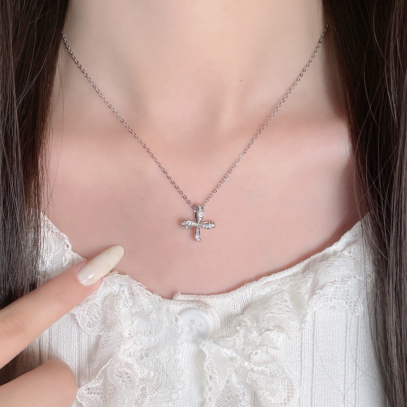 Käsintehty vintage Kaulakoru