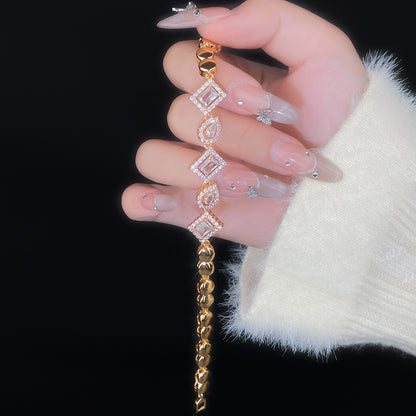 Hurmaava Rannekoru jokaiseen tilaisuuteen