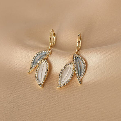 Kaunis Korvarengas ainutlaatuisella tyylillä