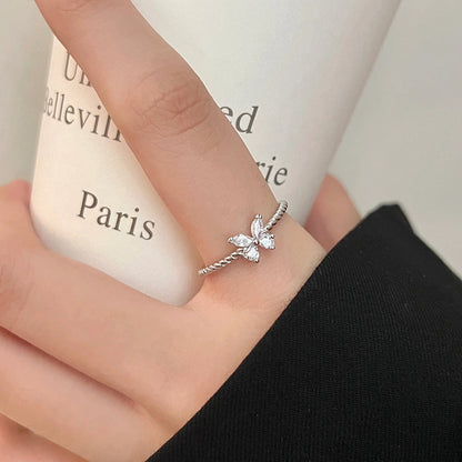 Kaunis Sormus ainutlaatuisella tyylillä