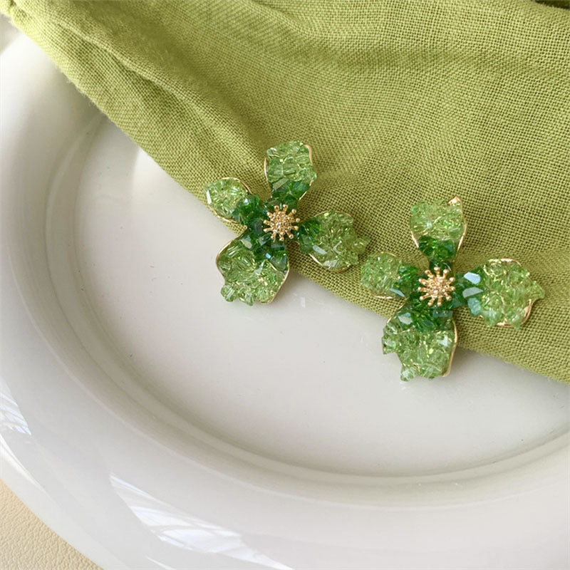 Hurmaava Korvarengas jokaiseen tilaisuuteen