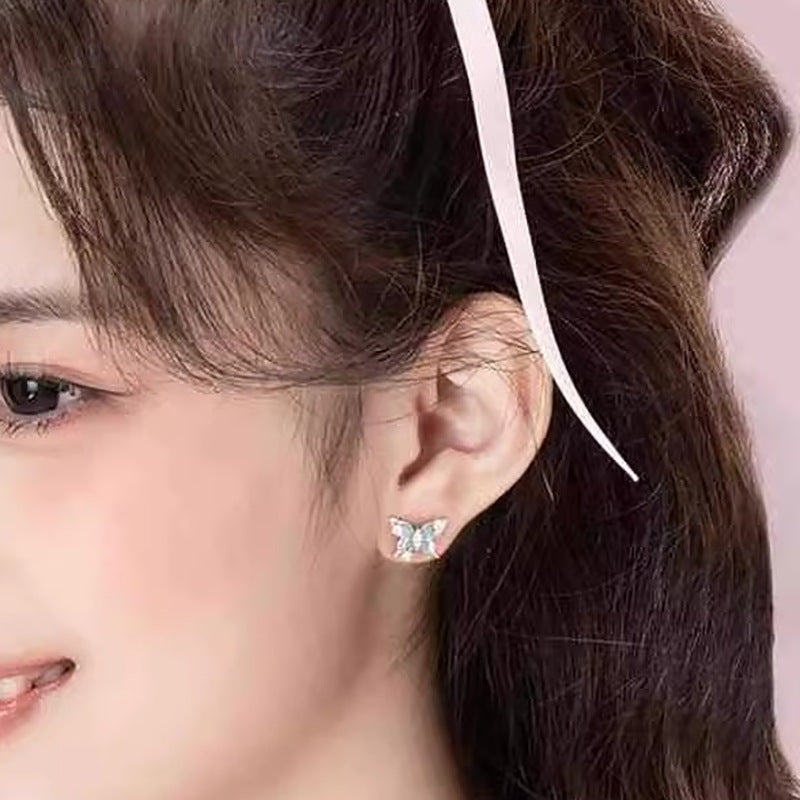 Kaunis Korvarengas ainutlaatuisella tyylillä