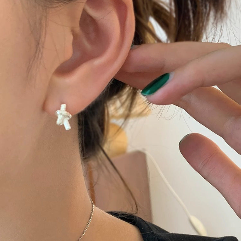 Kaunis Korvarengas ainutlaatuisella tyylillä