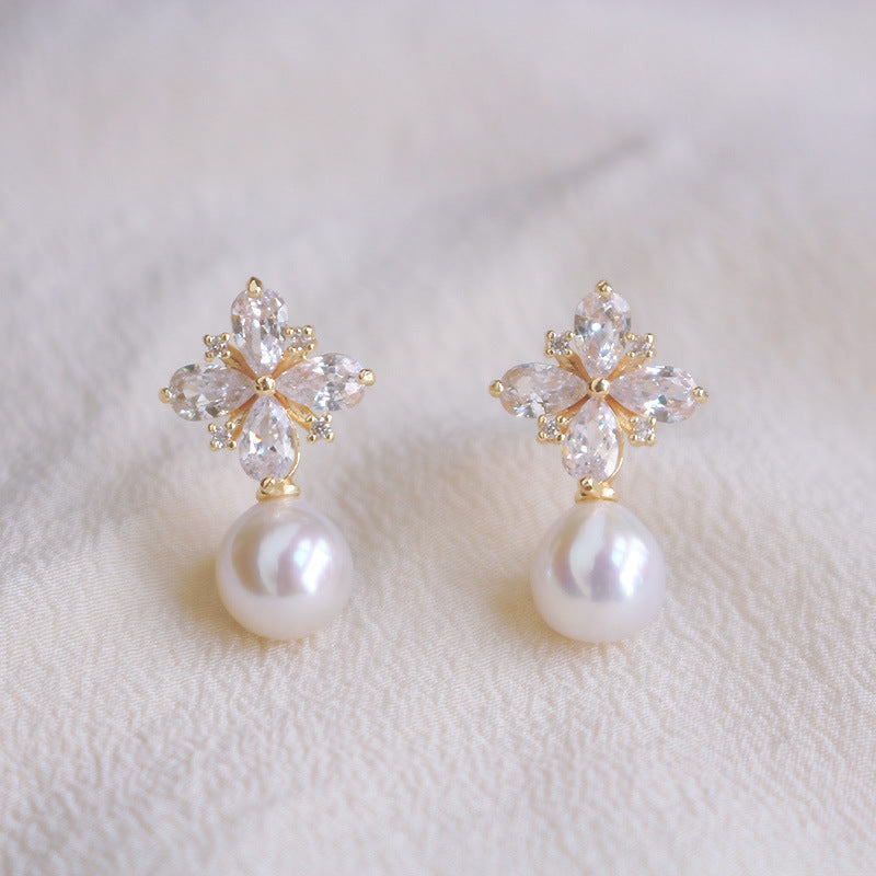 Käsintehty vintage Helmi Korvarengas