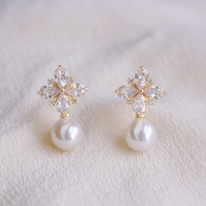 Käsintehty vintage Helmi Korvarengas