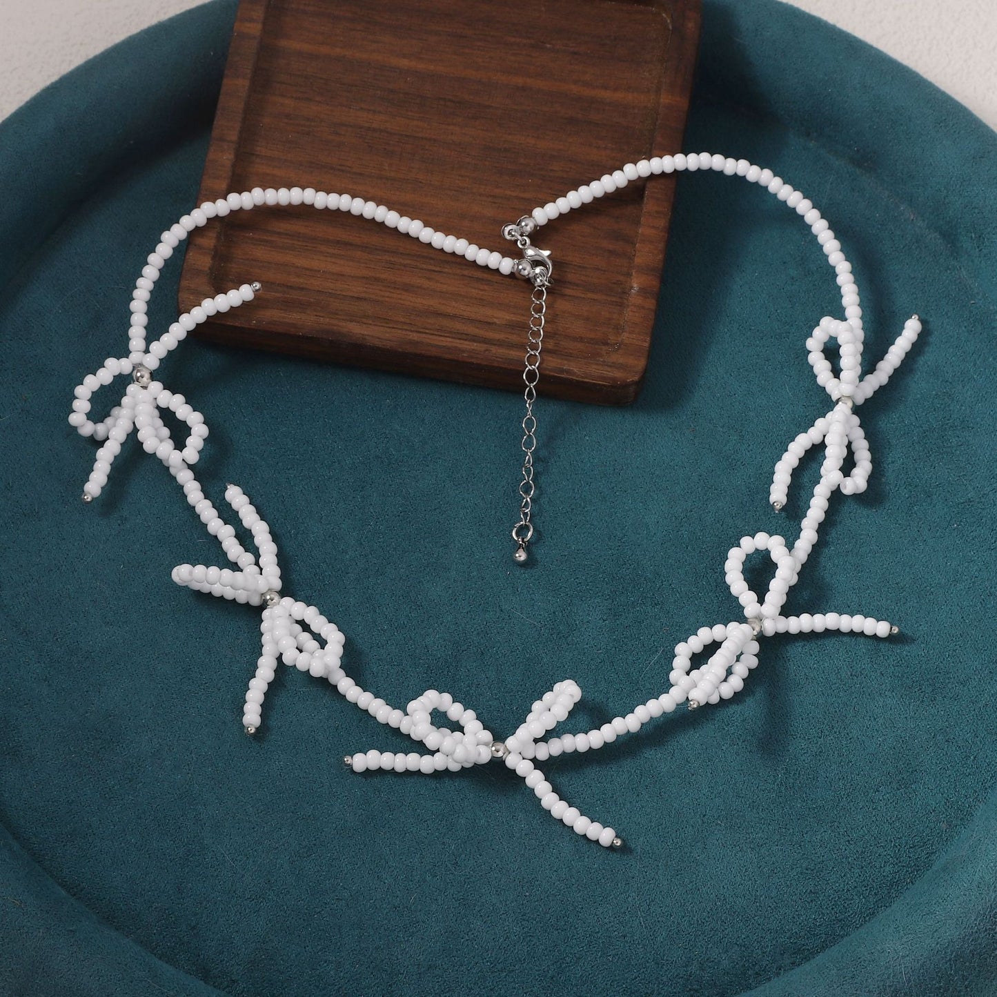 Hurmaava Kaulakoru jokaiseen tilaisuuteen