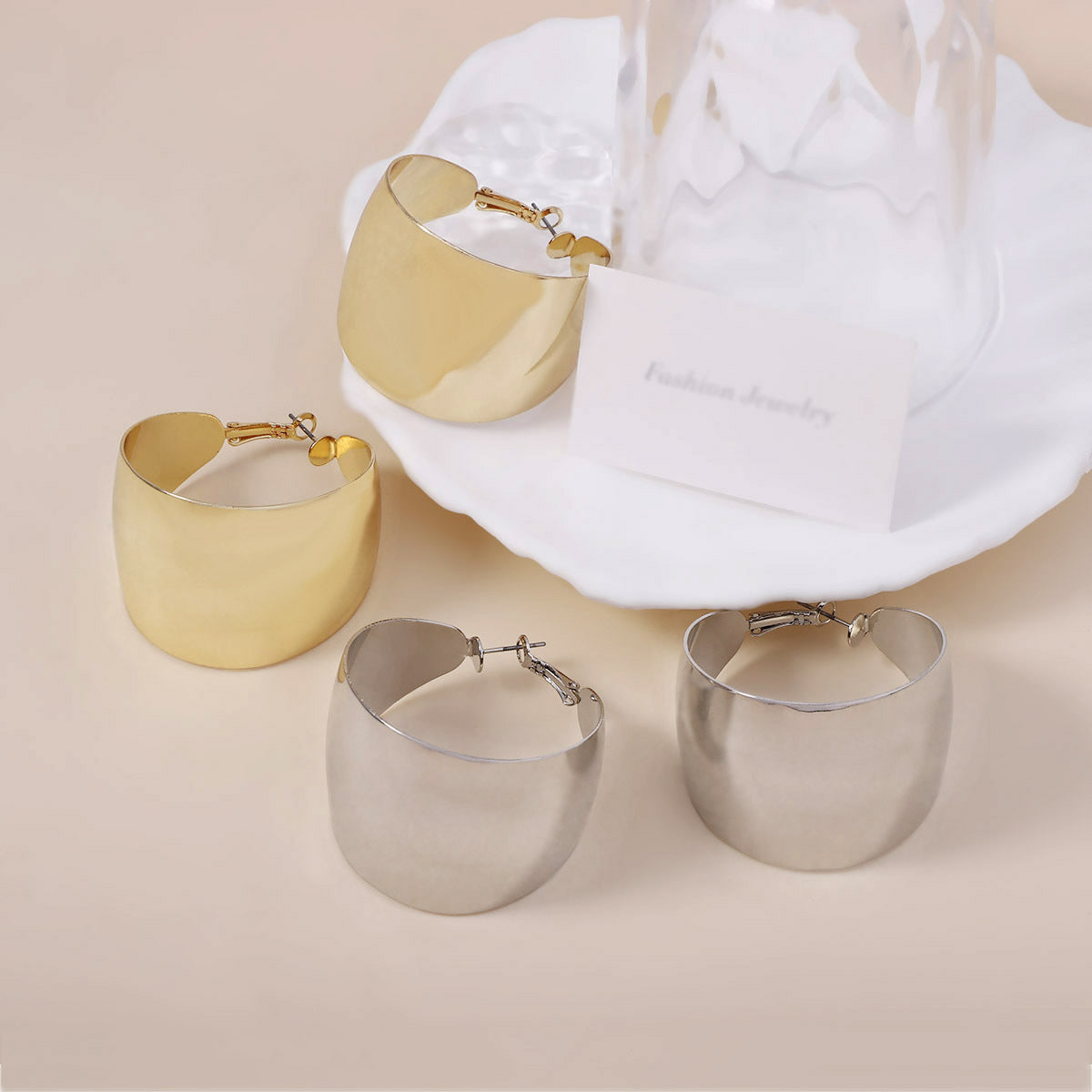 Elegantti Korvarengas jokaiseen tilaisuuteen