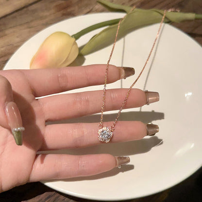 Hurmaava Kaulakoru jokaiseen tilaisuuteen