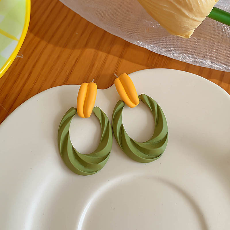 Elegantti Korvarengas jokaiseen tilaisuuteen