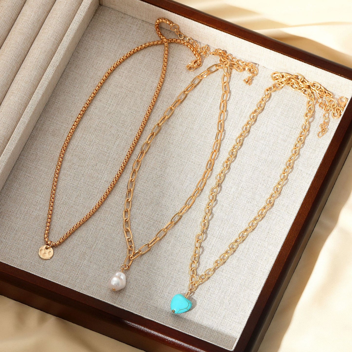 Elegantti Helmi Korusetti jokaiseen tilaisuuteen