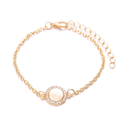 Klassinen Rannekoru ajattomalla viehätyksellä