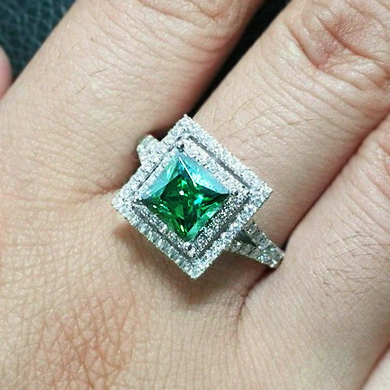 Upea Sormus päivittäiseen käyttöön