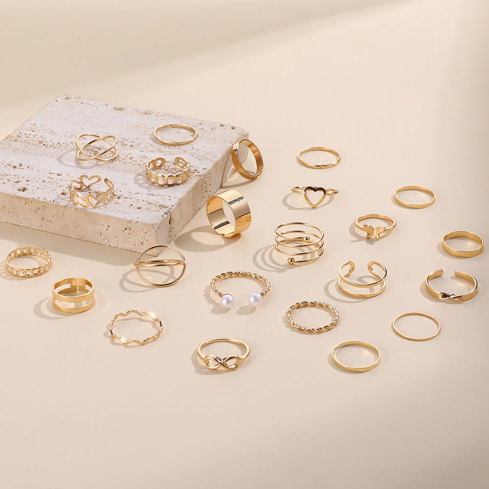 Hurmaava Kulta Korusetti jokaiseen tilaisuuteen