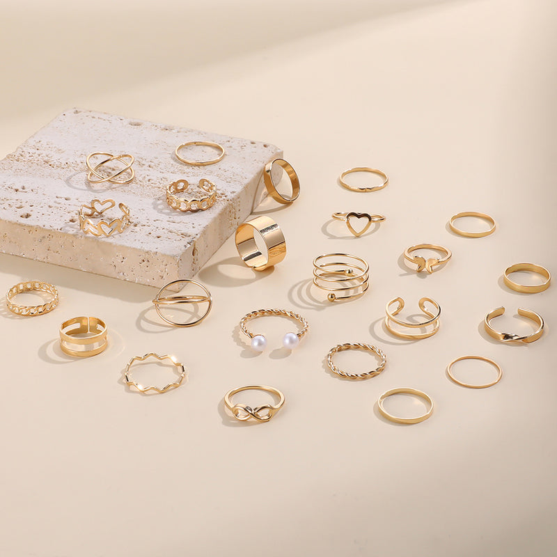 Hurmaava Kulta Korusetti jokaiseen tilaisuuteen