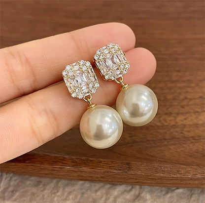 Romanttinen Helmi Korvarengas erityisiin hetkiin