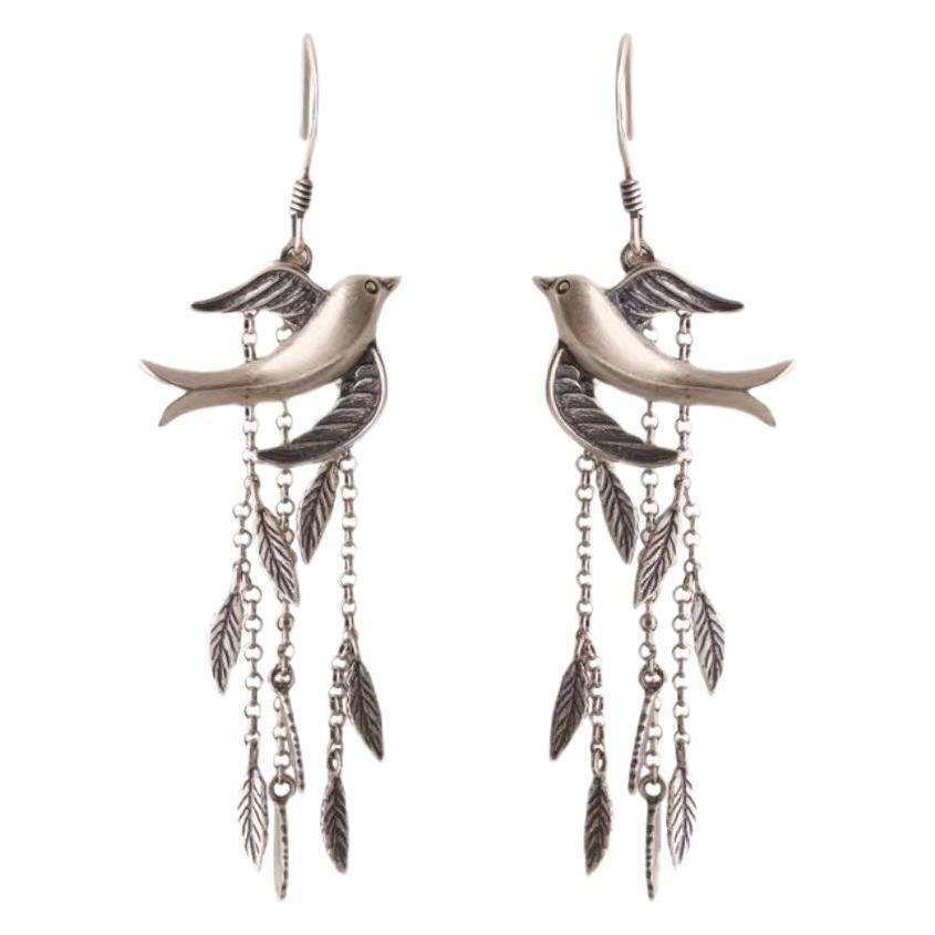 Klassinen Sormus ajattomalla viehätyksellä