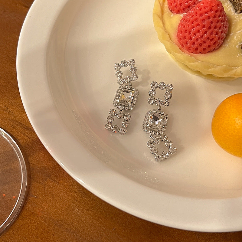 Klassinen Korvarengas ajattomalla viehätyksellä