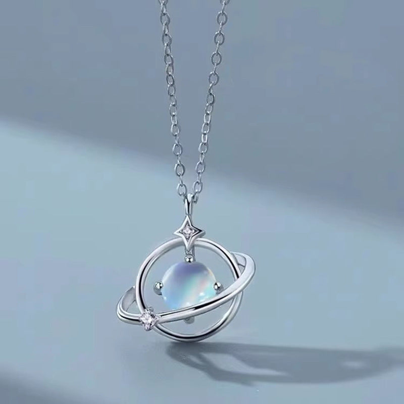 Klassinen Kaulakoru ajattomalla viehätyksellä