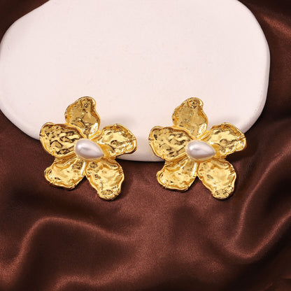 Hurmaava Helmi Korvarengas jokaiseen tilaisuuteen