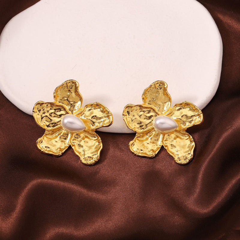 Hurmaava Helmi Korvarengas jokaiseen tilaisuuteen