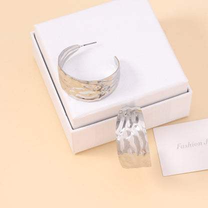 Elegantti Korvarengas jokaiseen tilaisuuteen