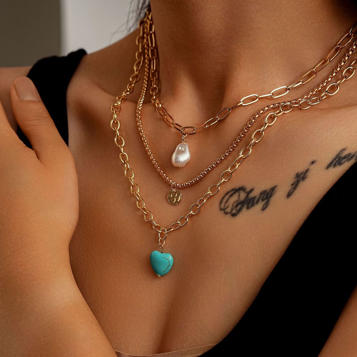 Elegantti Helmi Korusetti jokaiseen tilaisuuteen