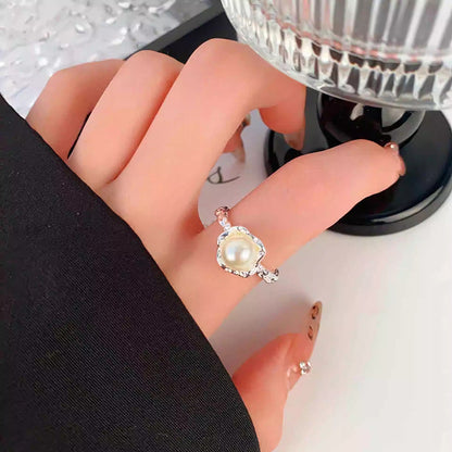 Klassinen Sormus ajattomalla viehätyksellä