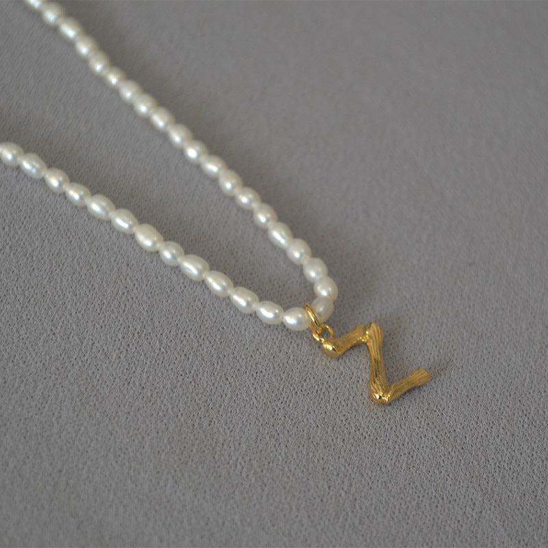 Hurmaava Helmi Kaulakoru jokaiseen tilaisuuteen