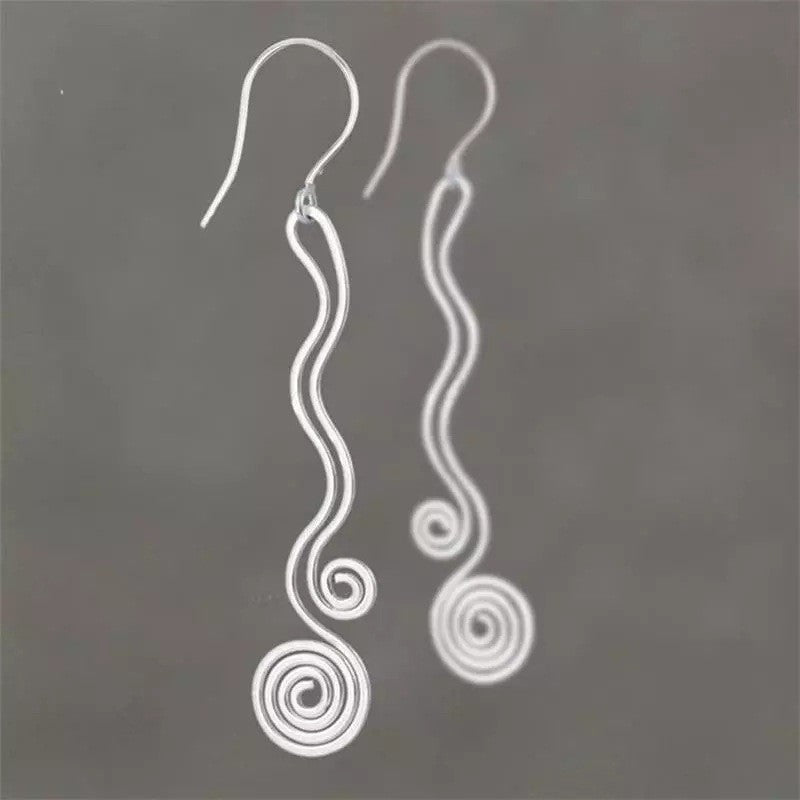 Klassinen Sormus ajattomalla viehätyksellä