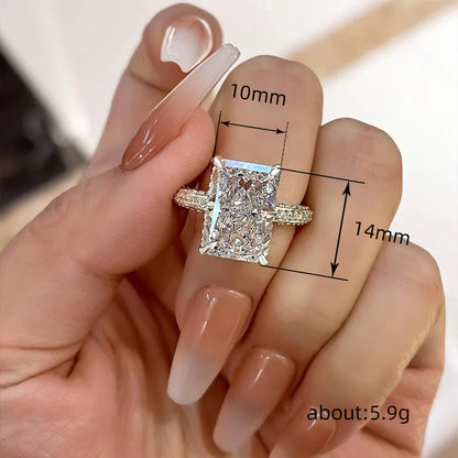 Klassinen Sormus ajattomalla viehätyksellä