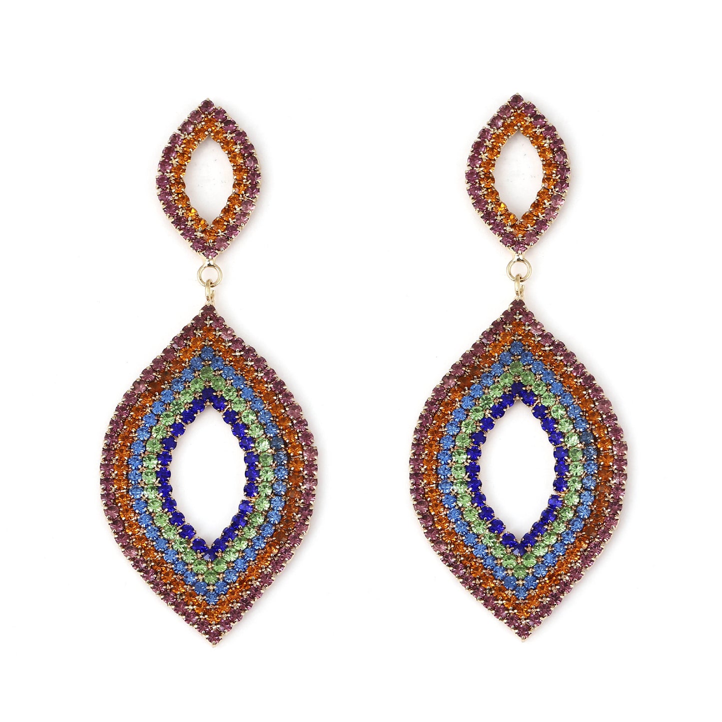 Kaunis Korvarengas ainutlaatuisella tyylillä